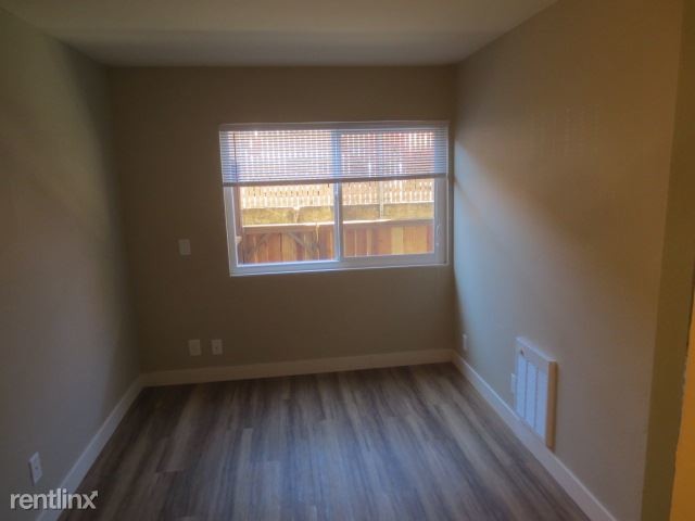 Foto del edificio - 421 E 18th St