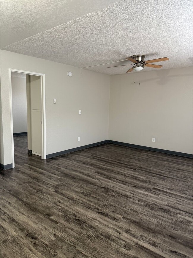 Building Photo - **MOVE IN SPECIAL**  Come and apply today!!