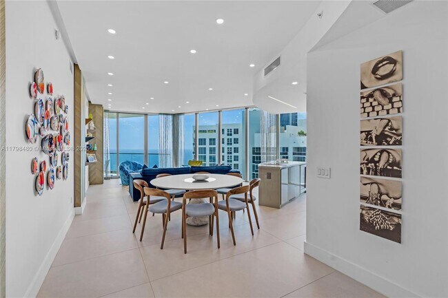 Foto del edificio - 18975 Collins Ave