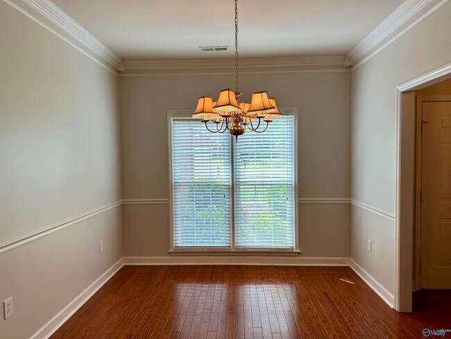 Building Photo - 102 Tumbleweed Ct