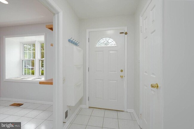 Building Photo - 10280 Arizona Cir
