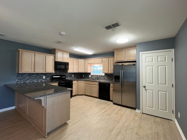 Building Photo - Ready for move in