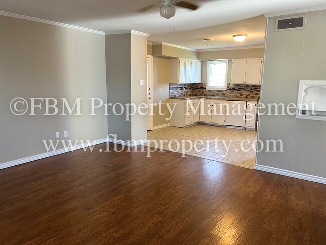 Foto del edificio - 3015 Winfield Dr