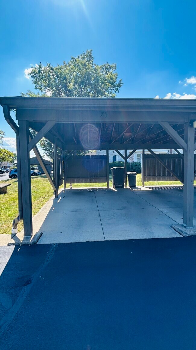 Foto del edificio - 10875 Ponds Ln