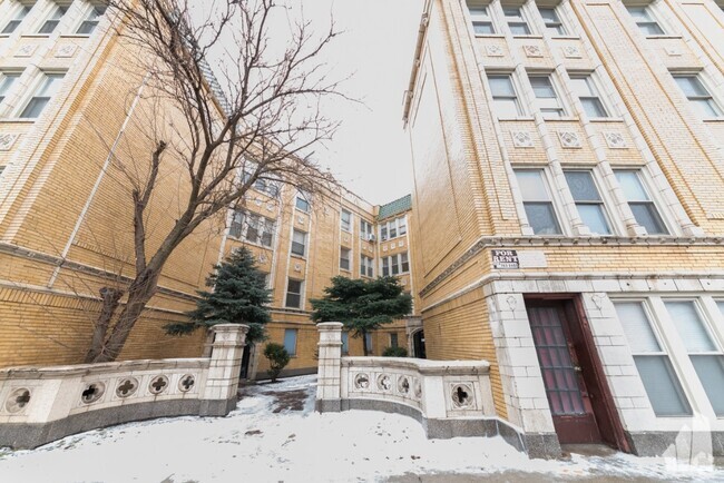 Building Photo - 4255 W Addison St