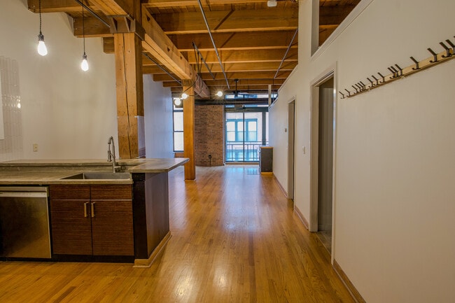 Building Photo - 701 W Jackson Blvd