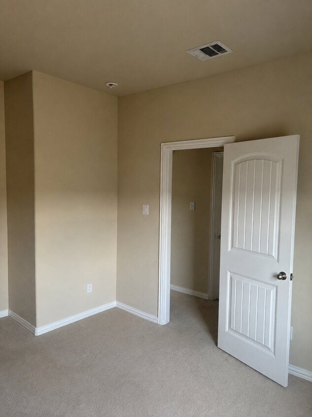 Building Photo - 908 Hartman Dr
