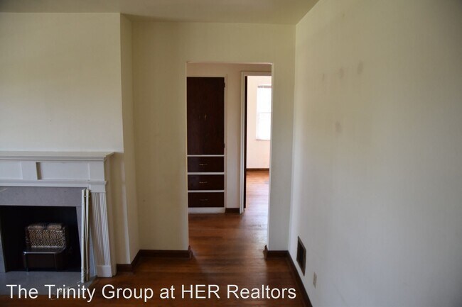 Building Photo - 2098 Ridgeview Rd