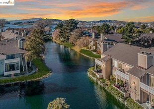 Building Photo - 88 Lakeshore Ct