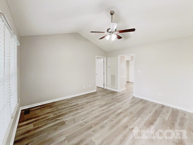 Foto del edificio - 624 Convexa Ct