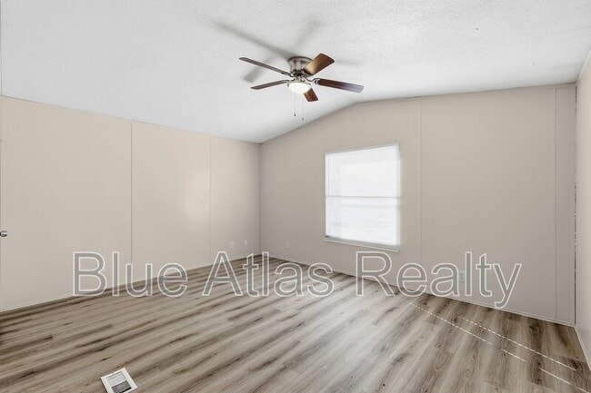 Foto del edificio - 825 Dawn Light Dr