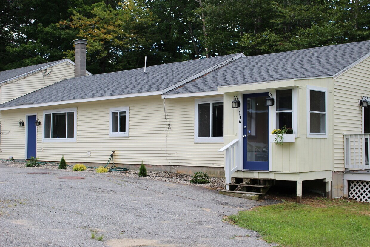 13 Cote Dr Unit A, Danville, NH 03819 Condo for Rent in Danville, NH