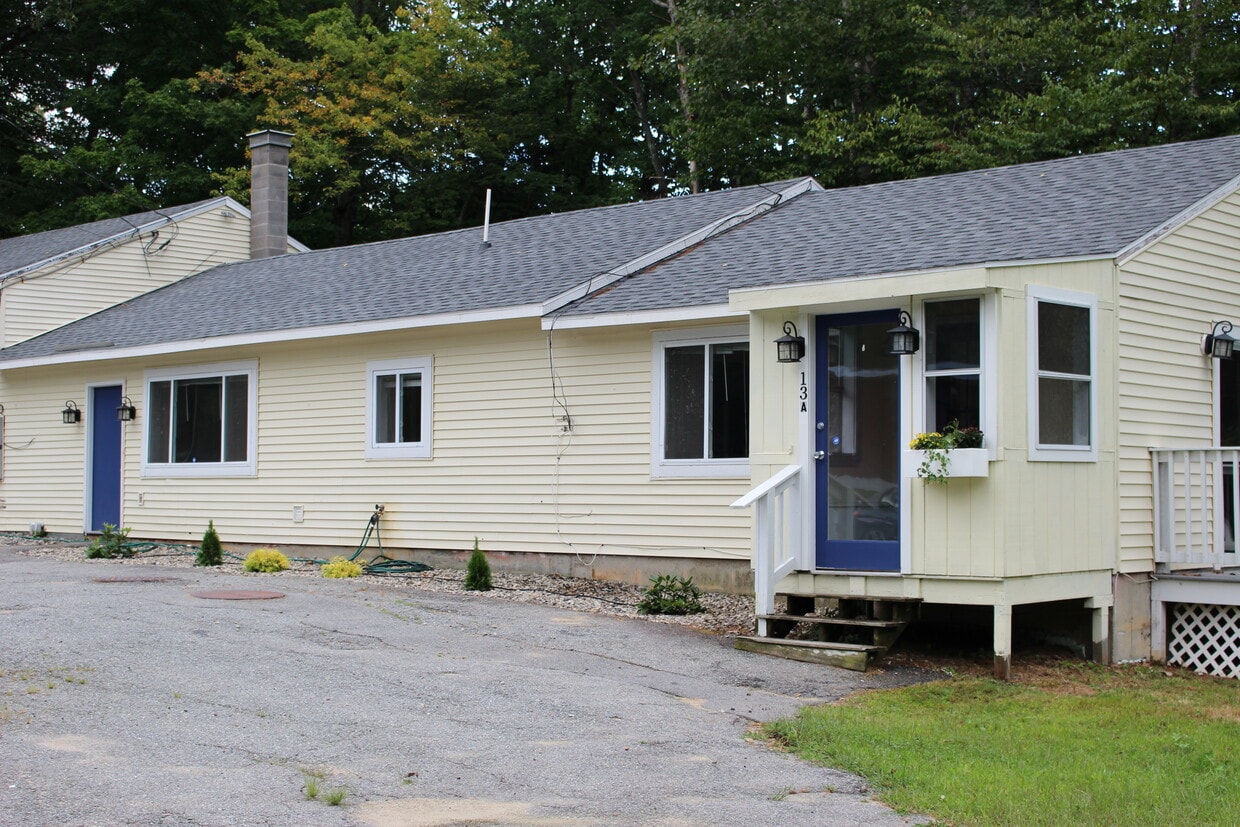 13 Cote Dr Unit A, Danville, NH 03819 Condo for Rent in Danville, NH