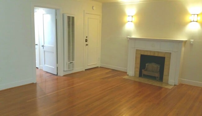 Living Room - 1806 Banks St