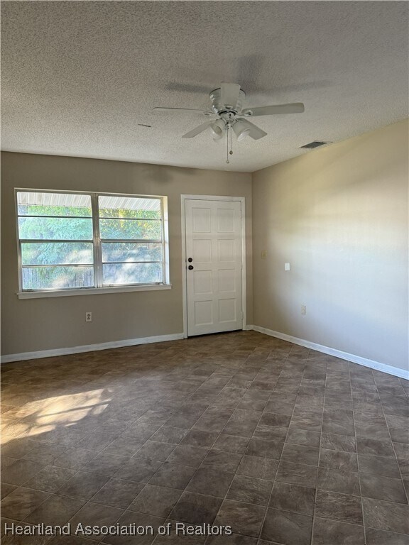 Foto del edificio - 1442 N Melrose Dr