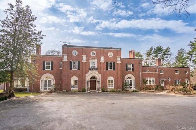 Building Photo - 393 Oyster Bay Road