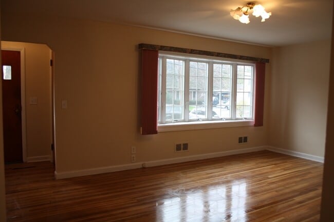 Building Photo - 31 Farview Ter