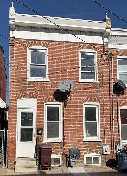 Primary Photo - 1105 Columbia Ave