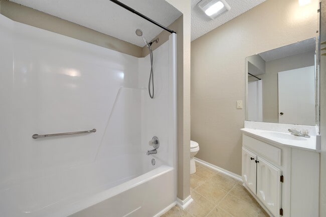 Building Photo - 14034 S Poplar Pl