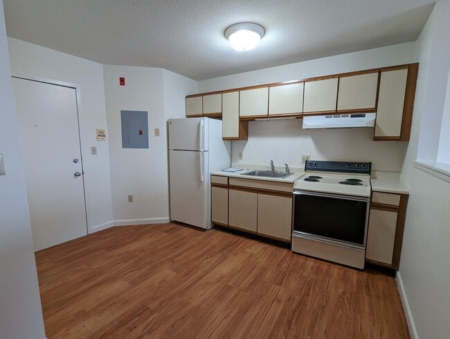 Building Photo - 16 Manning St