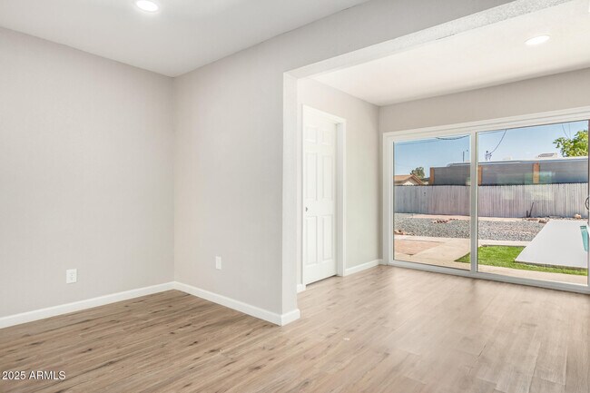 Building Photo - 3237 E Nisbet Rd