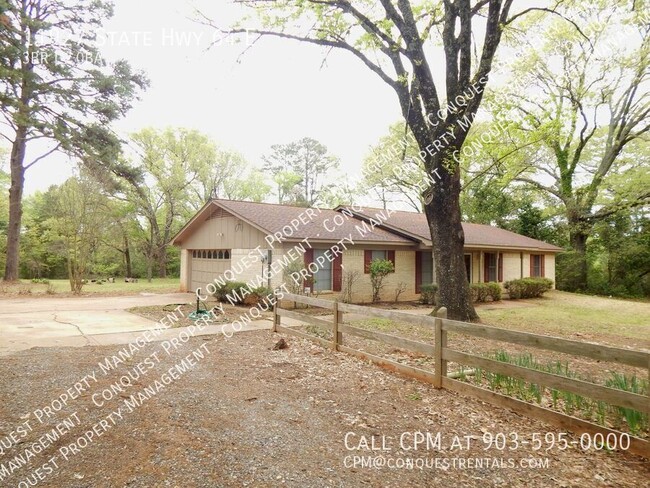 Building Photo - Lovely 3 Bedroom, 2 Bath House on 3 Acres ...