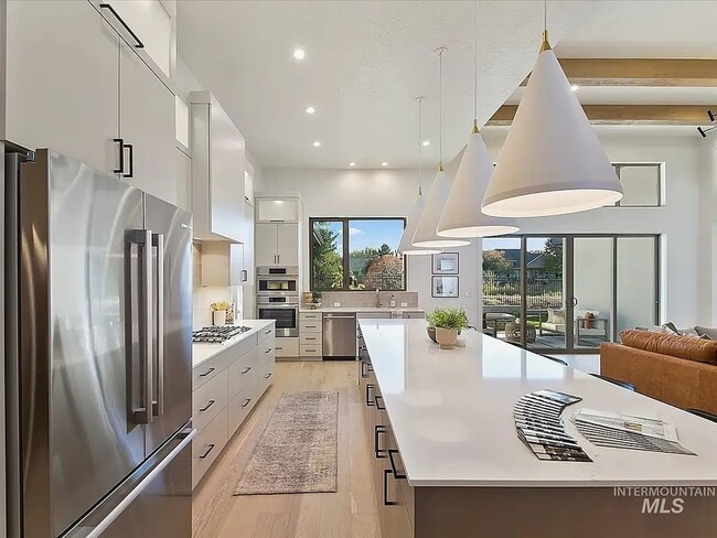 Building Photo - Custome build in Movado Estates