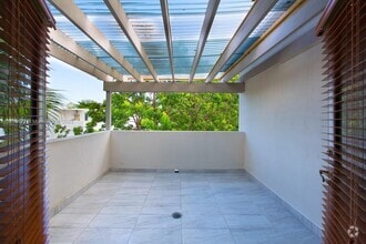 Building Photo - 2913 SW 30th Ct
