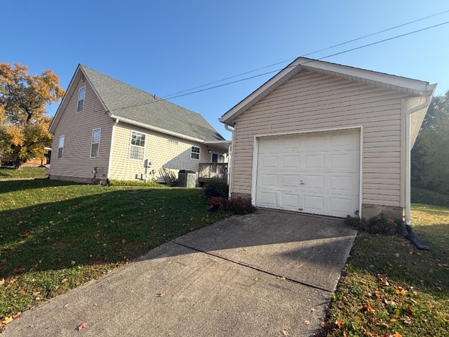 Foto del edificio - 3602 E 5th St