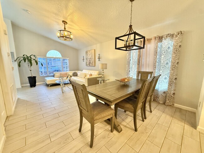 Building Photo - 2266 Mallard Creek Cir
