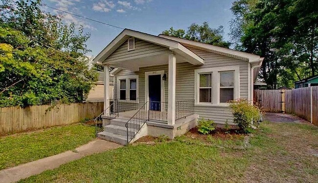 Building Photo - 1317 McCullough Ave NE