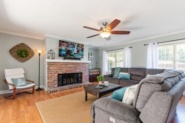 Foto del edificio - 3926 Pineview Dr SE