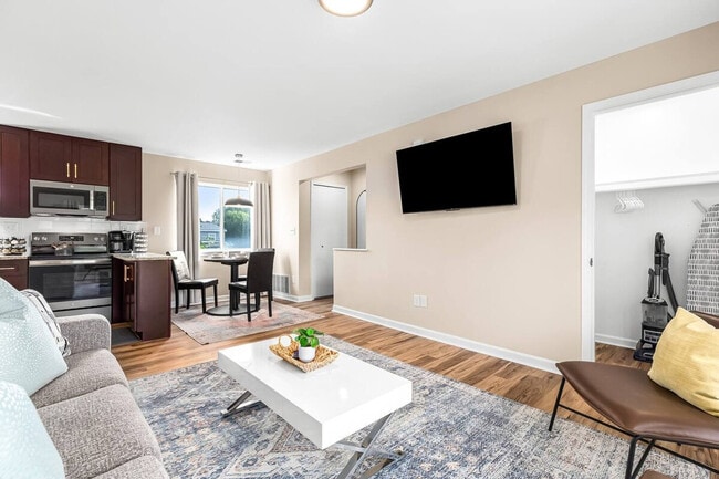 Foto del edificio - 18389 Sharon Ln