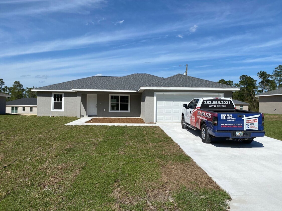 Primary Photo - Custom Home - Desirable SW Ocala Neighborh...