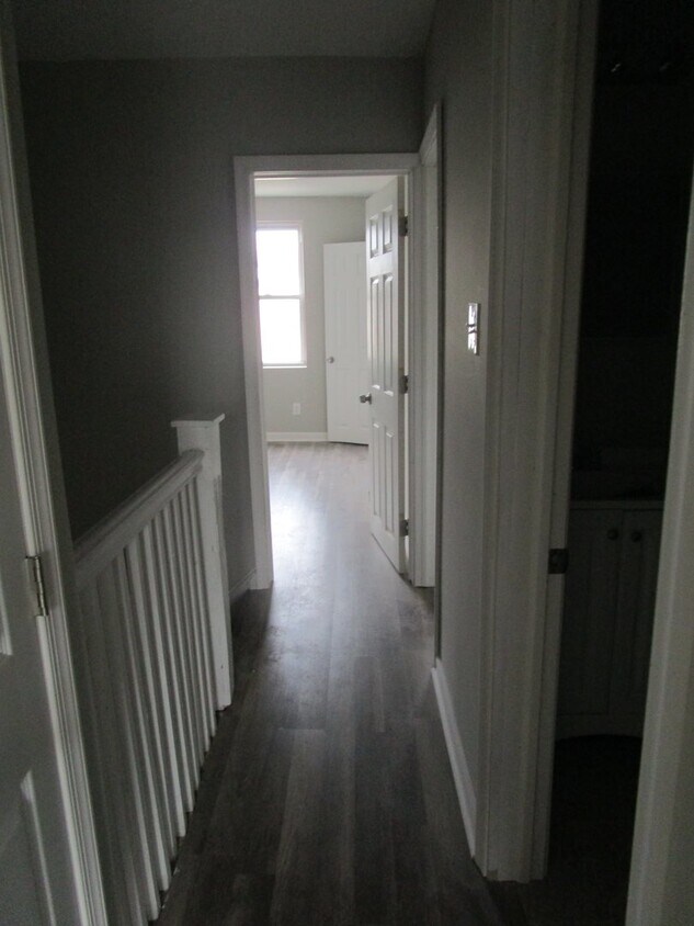 Spacious Front-Porch Row - Oak Lane - Spacious Front-Porch Row - Oak Lane