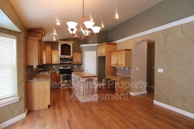 Foto del edificio - 3773 Autumnwood Dr