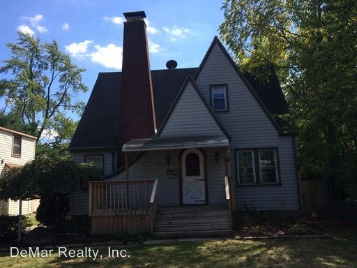 Primary Photo - 33 Leighton Ave