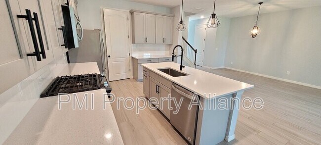 Building Photo - 660 Benoi Dr