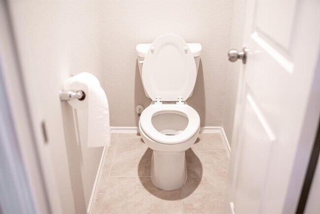 Building Photo - 4814 San Valentino Dr