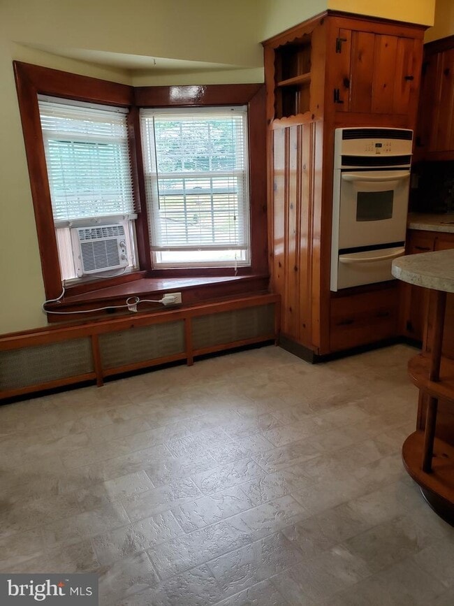 Building Photo - 9 Princeton Ave