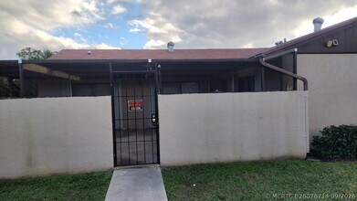 Building Photo - 4781 Sunny Palm Cir