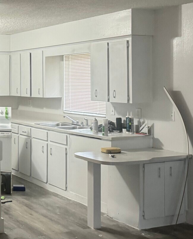 Foto del edificio - 712 E Garden St