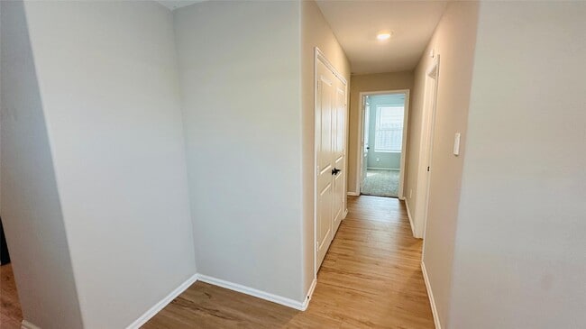 Building Photo - 236 Rustic Ridge Cir