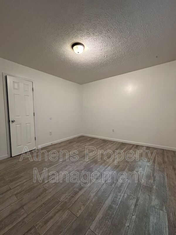 Foto del edificio - 105 Howell Way