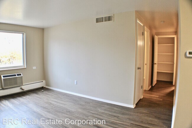 Foto del edificio - 10690-10720 W 7th Pl