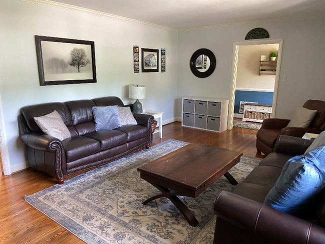 Foto del edificio - 1219 Greenway Ct