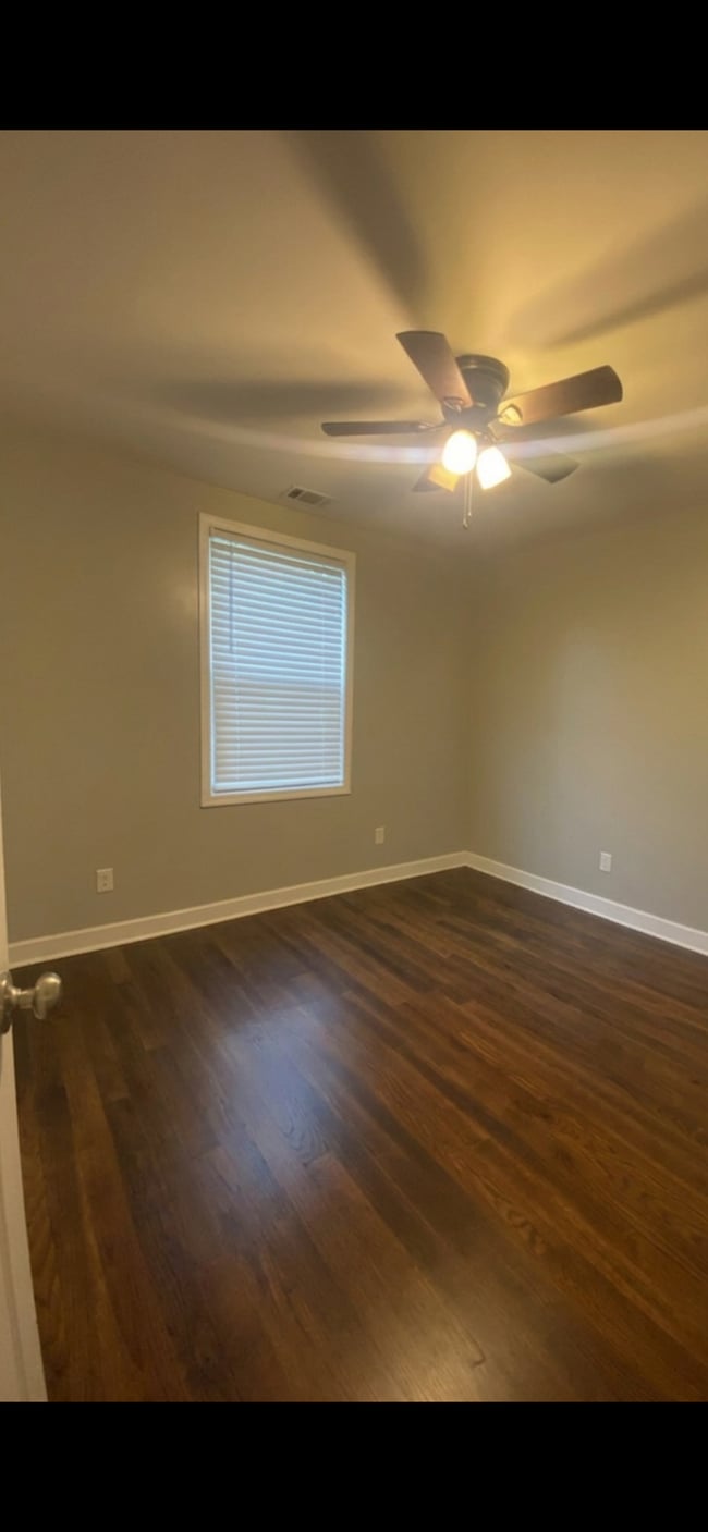Bedroom - 1310 N Clark St