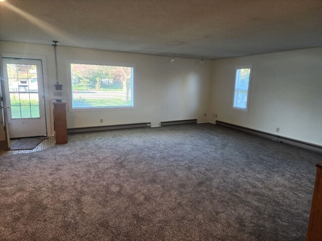 Building Photo - MOVE IN SPECIAL!! Southside Condo for Rent...