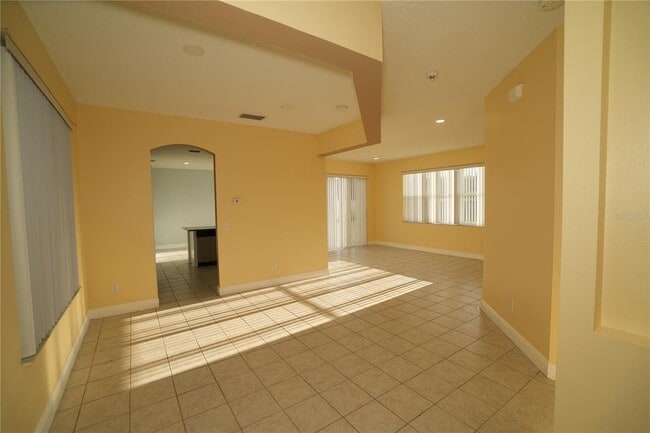 Building Photo - 2560 Sage Dr