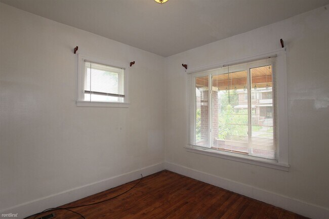 Foto del edificio - 3 br, 2 bath House - 628 Ashland St